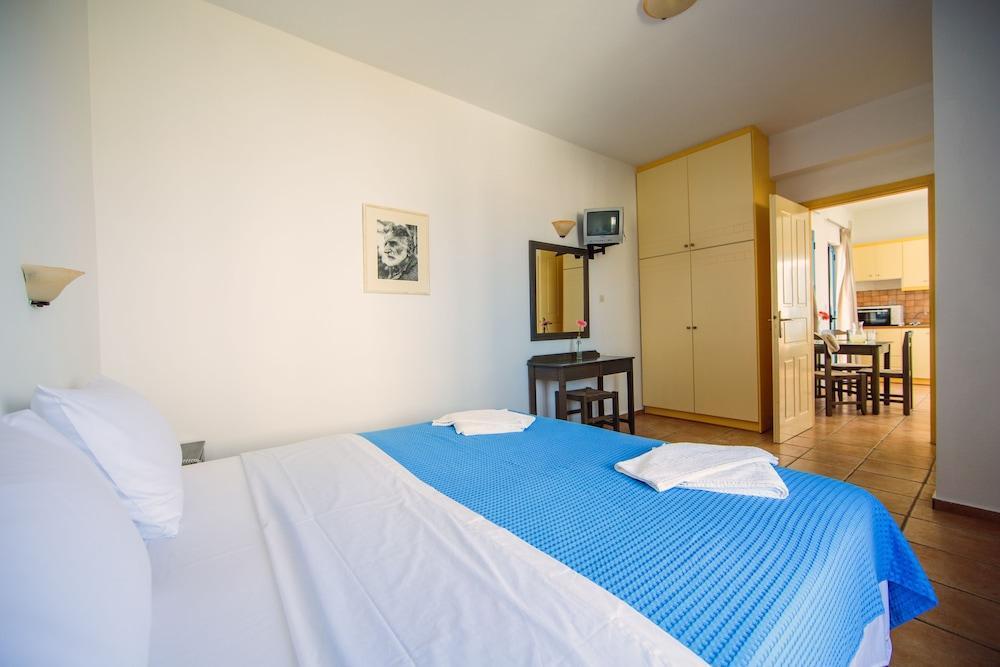 Iliana Hotel Pánormos エクステリア 写真