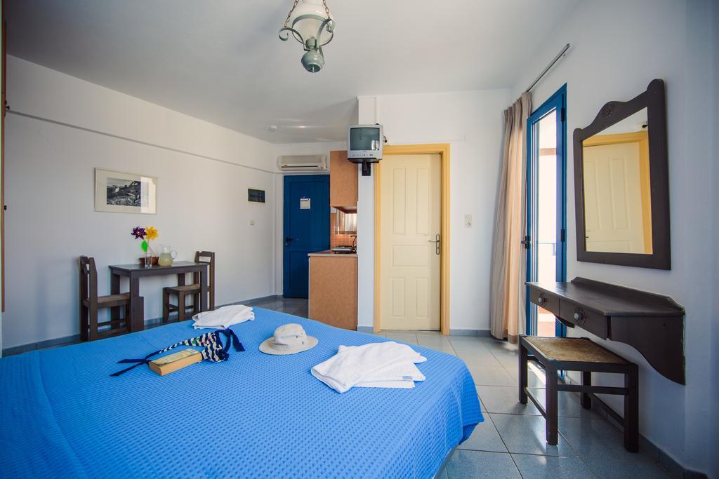 Iliana Hotel Pánormos エクステリア 写真