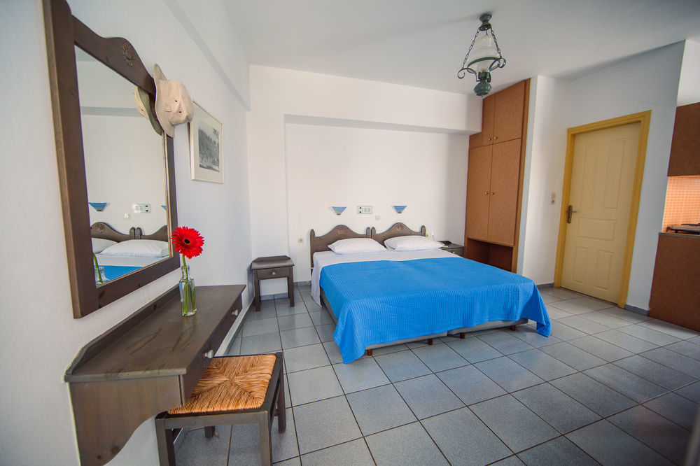 Iliana Hotel Pánormos エクステリア 写真